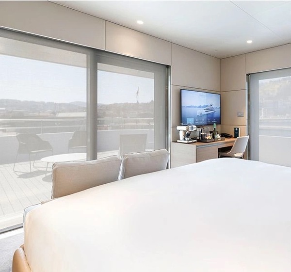 Emerald Cruises Emerald Kaia Terrace Suite WEB ©Emerald Cruises.jpg